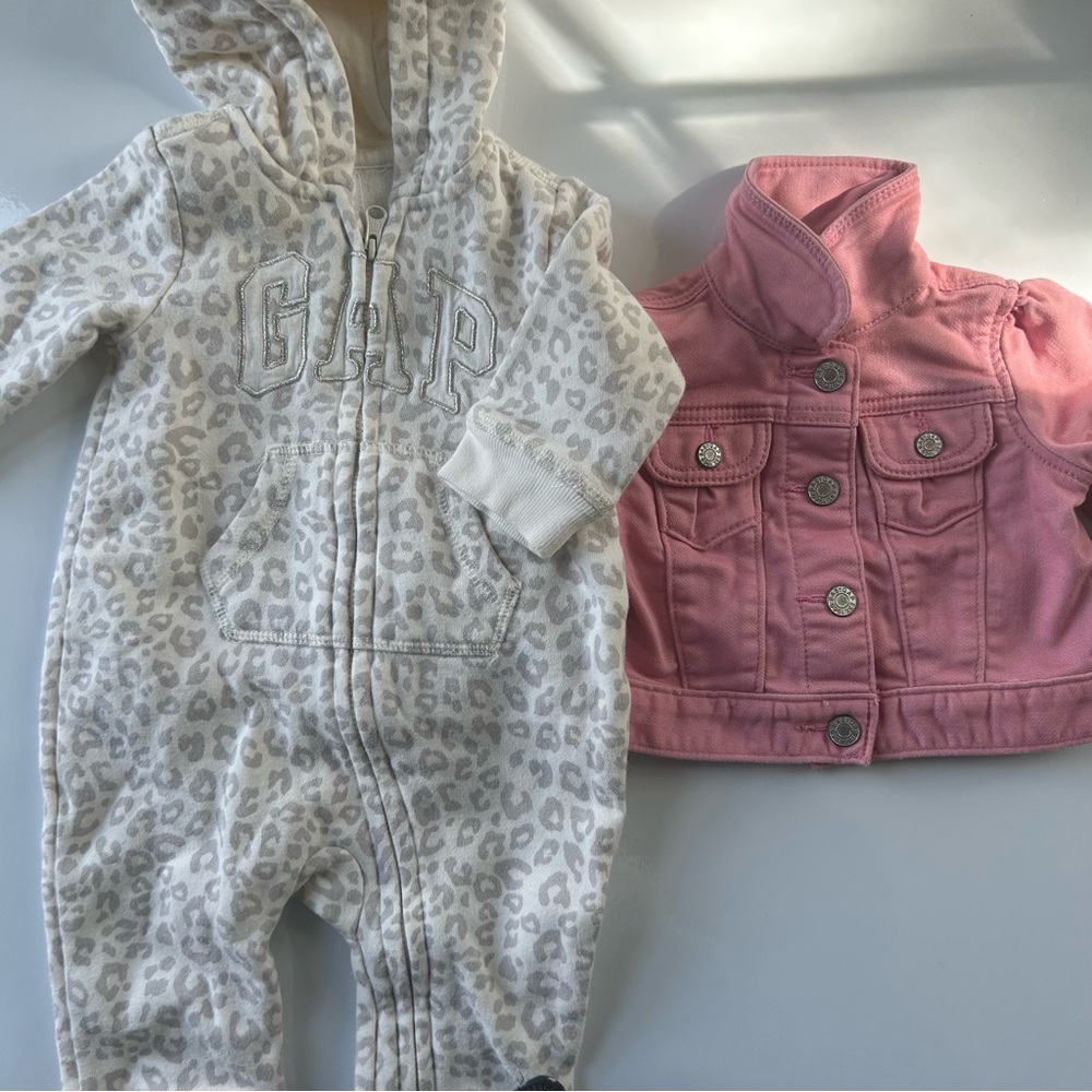 Huge Bundle of 17 GAP & More Baby Girl Clothes 3-6 Months for Fall and Winter - Picture 5 of 5